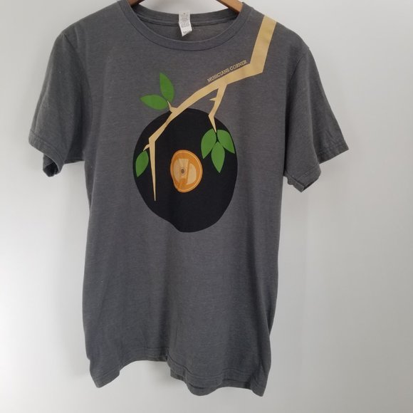 Unisex Nashville Tn. Musicians Corner Record  Tee - Picture 2 of 7